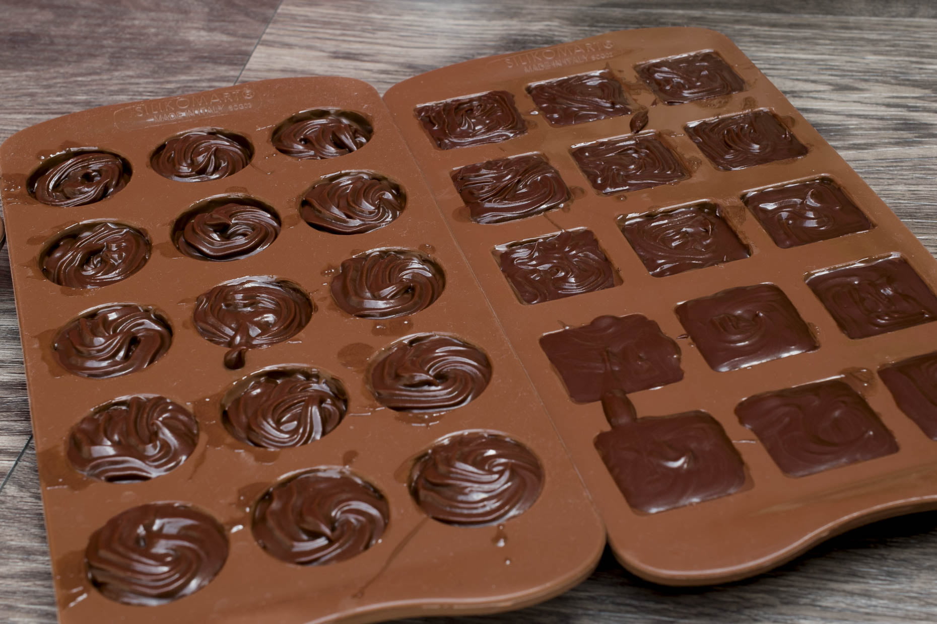 How to make molds for chocolate praline? | Savoury Trips