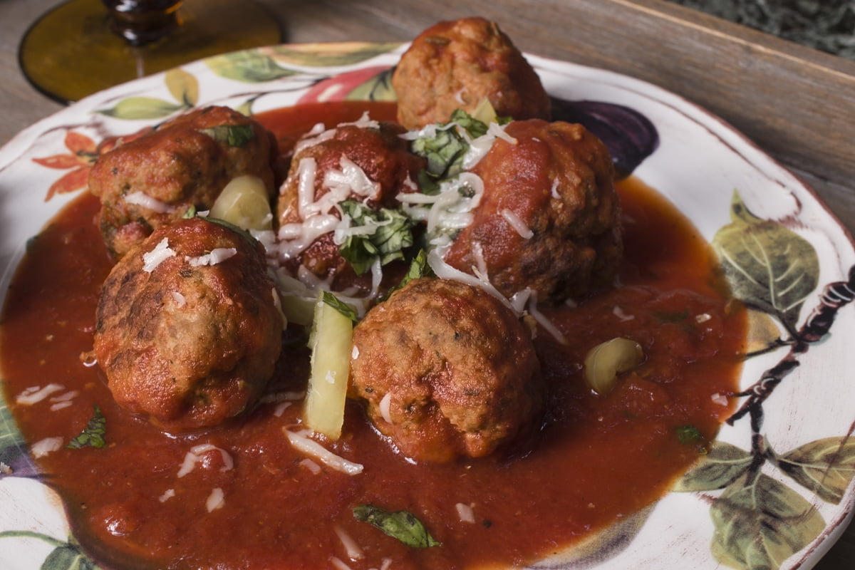 Crock Pot meatballs in tomato sauce - Savoury Trips