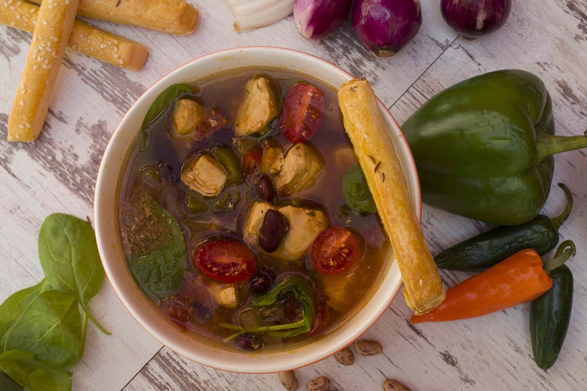 Čorba od piletine, pasulja i spanaća