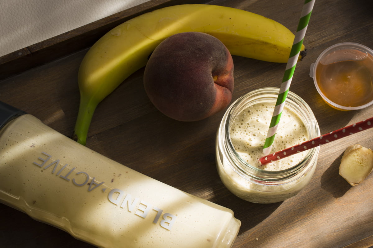 Banana peach and ginger smoothie