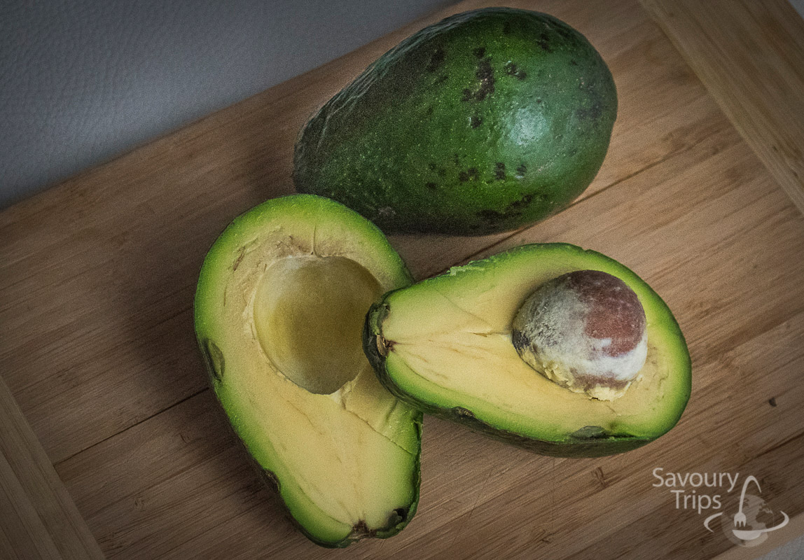 how to choose ripe avocado