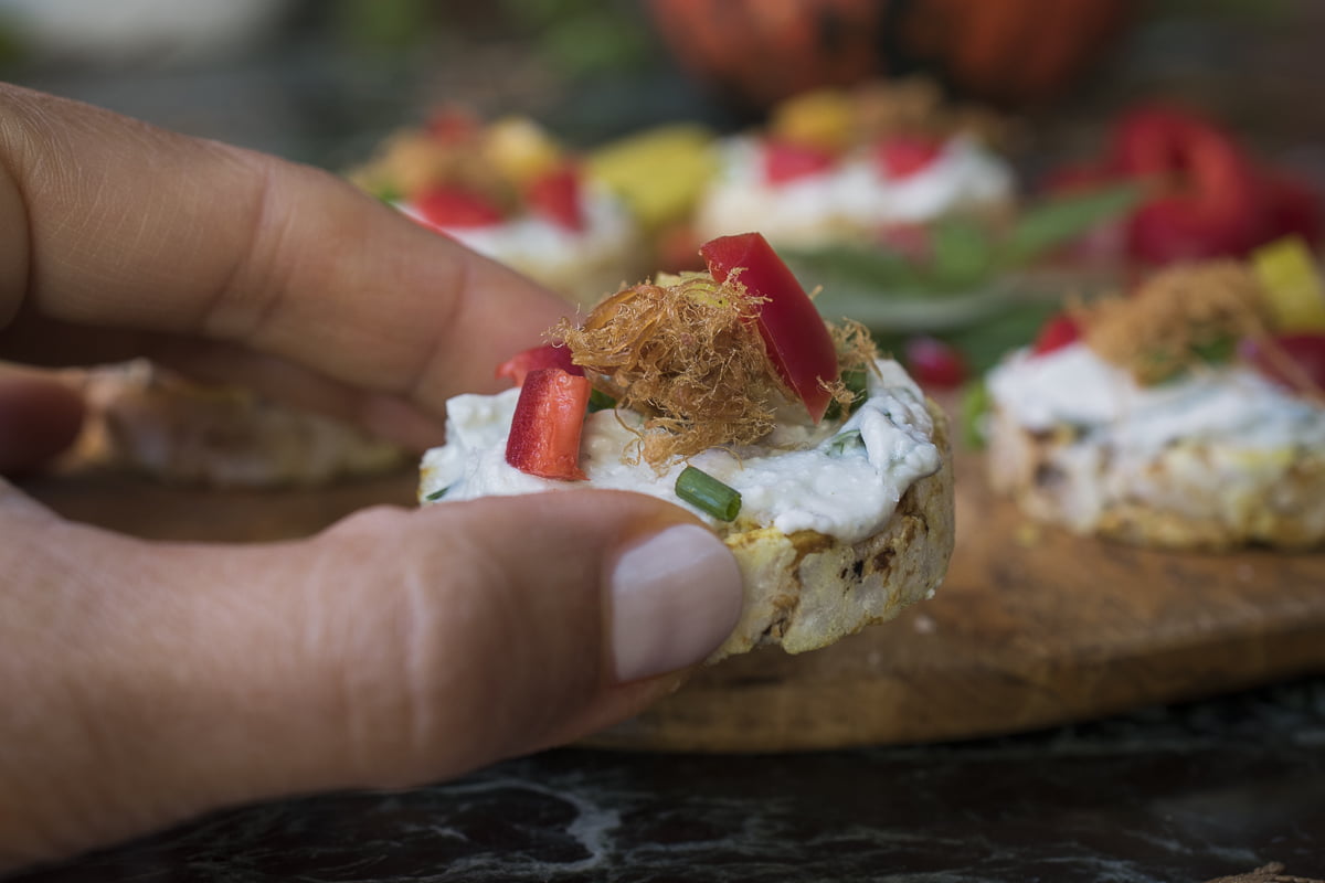 Pikantni namaz od sira sa duvan čvarcima