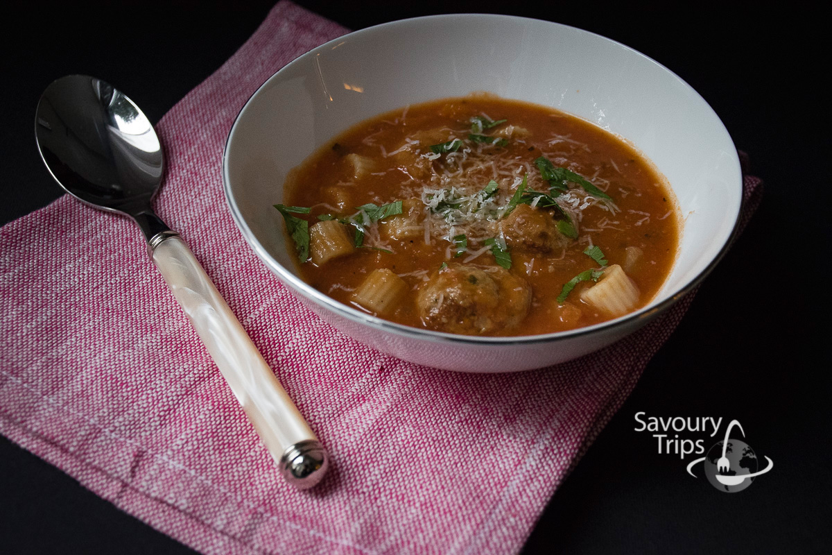Ćufte u paradajz čorbi sa pastom / Meatballs tomato soup with pasta