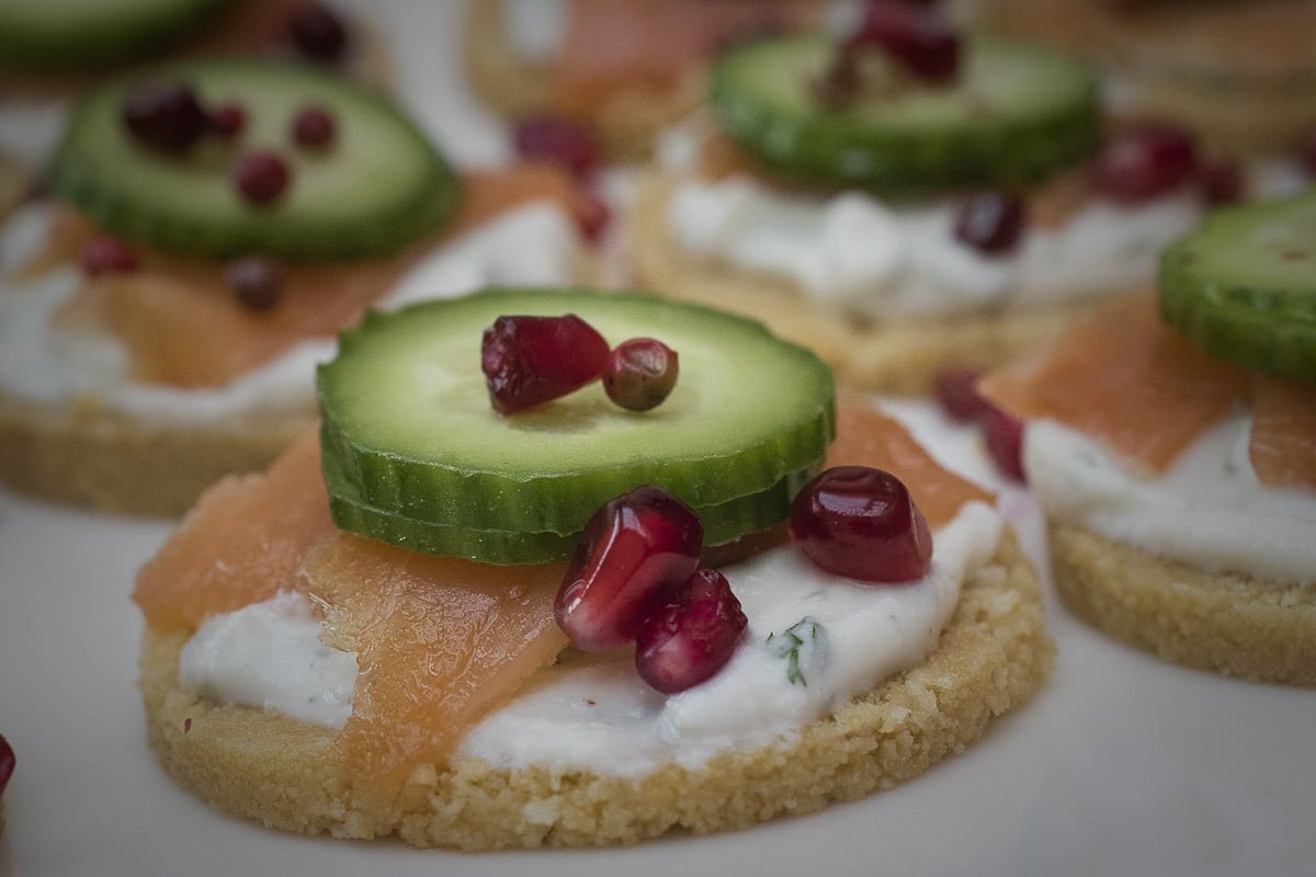 Here's a Quick way to make the best smoked salmon recipe for canapes - Savoury Trips